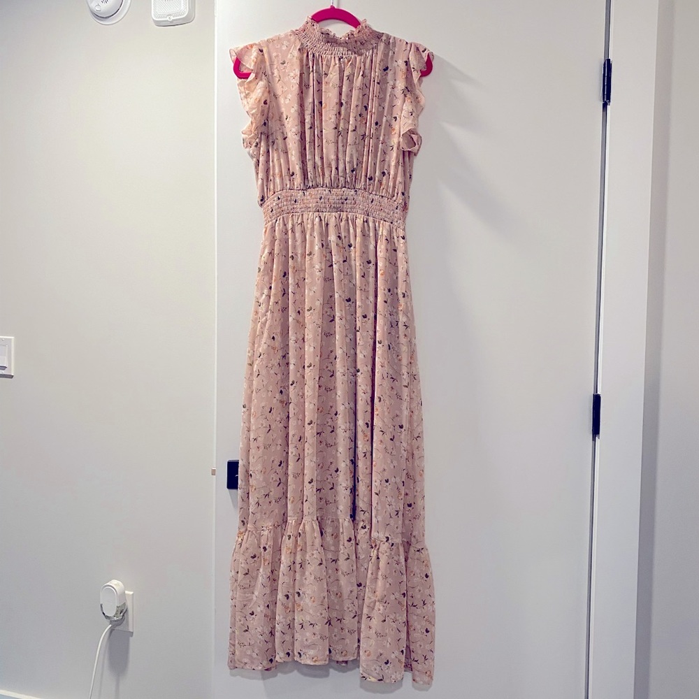 Melloday long floral dress. Size L. Lighter pink color